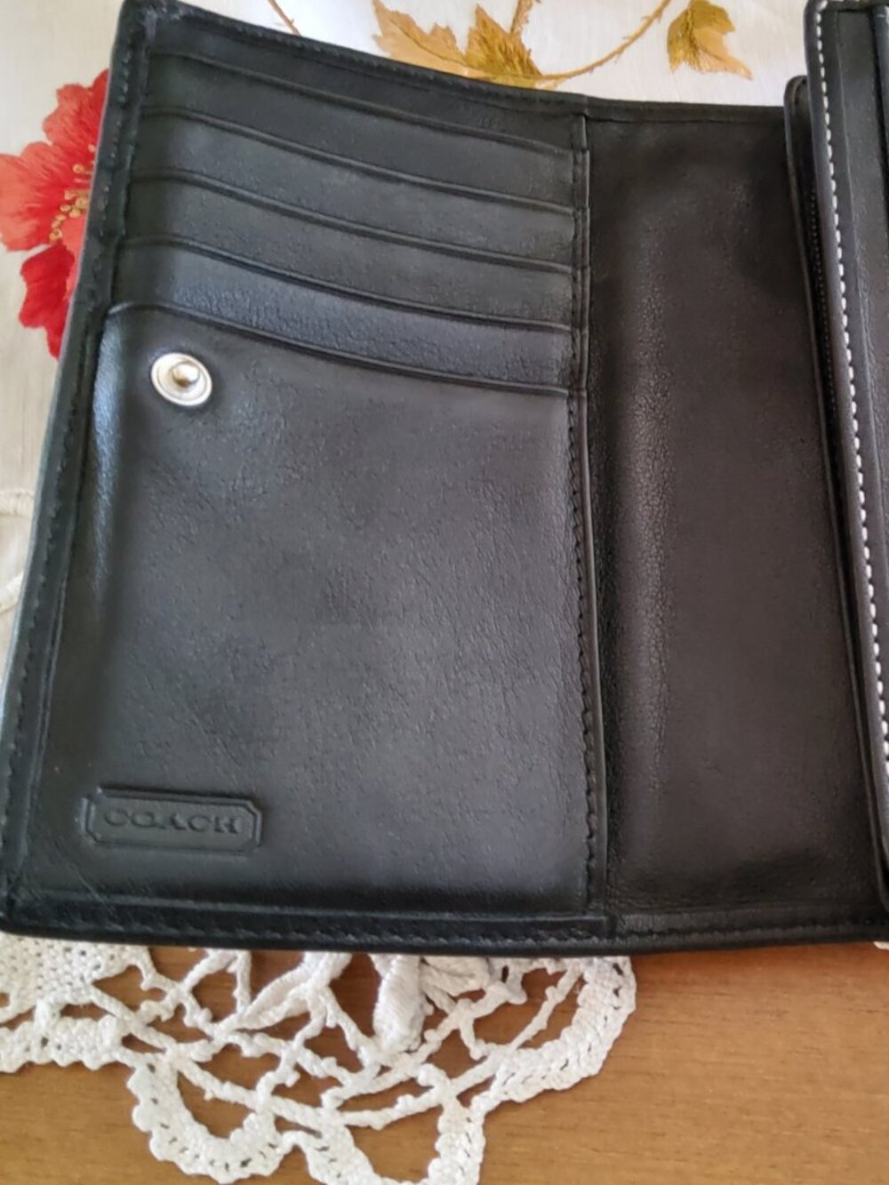 Vintage Coach Bifold Wallet in Black - Picture 3 of 6